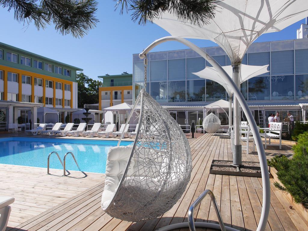 Hotel Bryza &